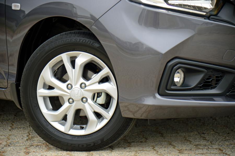 Детали экстерьера Honda Amaze 2018 года  (ZA) (фото 13 из 27)